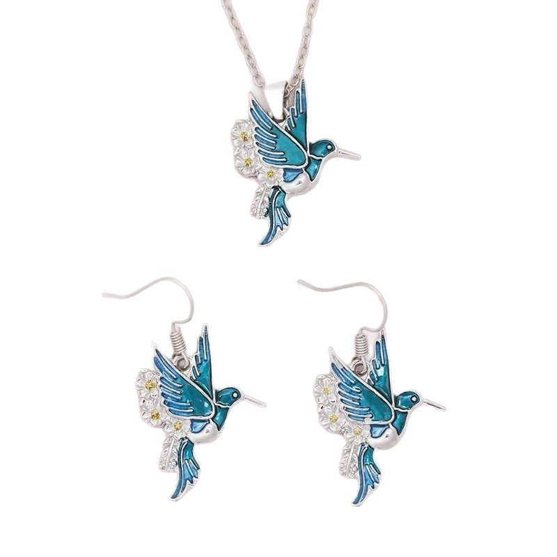 Hummingbird-shaped jewelry set with pendant necklace and earrings